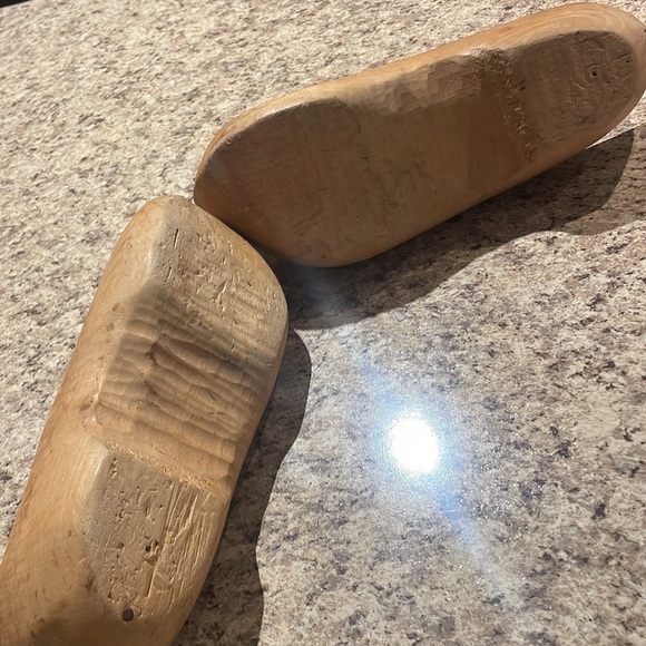 VINTAGE 1950’s WOODEN SHOES - Picture 4 of 7